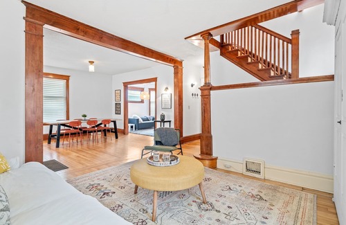 Linden Hills House | MINNeSTAY* Sheridan Cottage | Lake Harriet