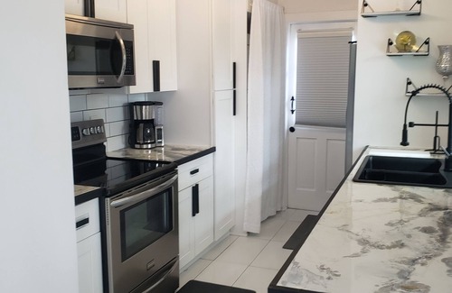 Davie House | Mins away from Hard Rock Casino 3/2 W/pool& Gameroom FLL/MIA