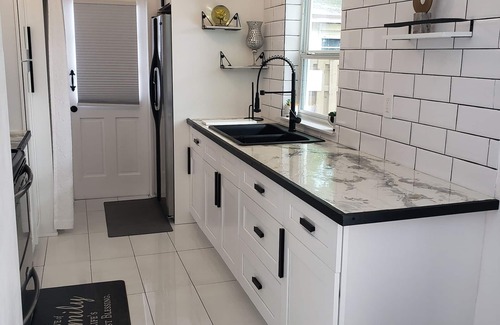 Davie House | Mins away from Hard Rock Casino 3/2 W/pool& Gameroom FLL/MIA