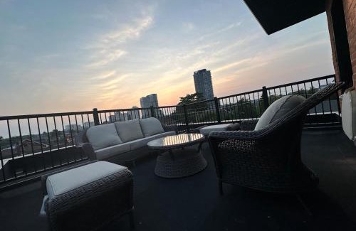Dovercourt Park Apartment | Mins from Toronto Downtown UFT Exhibition Place