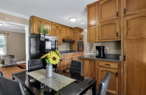 Madison House | Mins to Downtown & Arsenal w/Pool - The Retro Pad