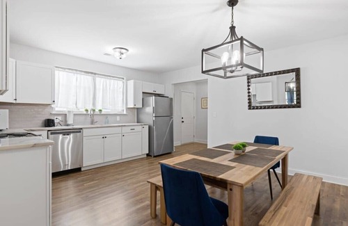 Chattanooga House | Mins to Downtown, Park, & Zoo! Crafty on Hoyt