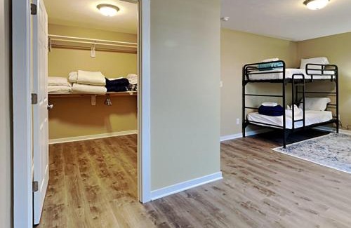 Indianapolis House | Mins to Downtown & Raceway Rookwood Retreat 1 & 2