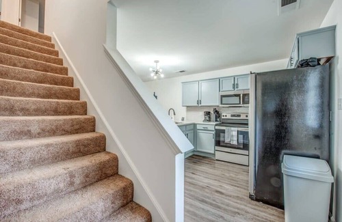 University District House | Mins to Downtown & U of Memphis! High Point Duet 1