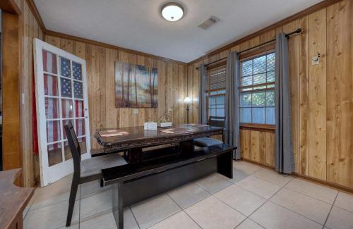 Columbus House | Mins to Ft Moore - The Columbus Cottage Guesthouse