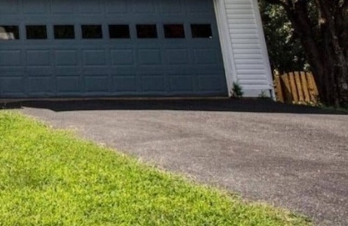 Fredericksburg Apartment | Mins To Hospitals Apartment BBQ Grill 65in TV