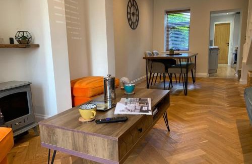 Lincoln House | Minster Cottage - Cathedral Quarter with Free Parking