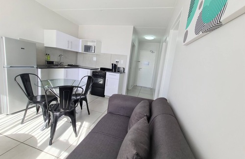 Greater Johannesburg Metropolitan Area Apartment | MINT Express Sandton View