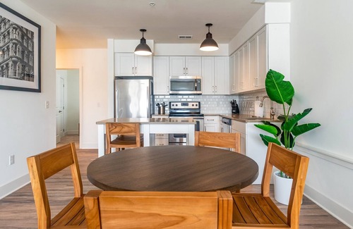 Southwest Quadrant Apartment | Mint House Alexandria - Old Town