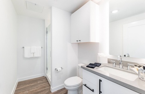 East Cesar Chavez Apartment | Mint House at The Hatchery - Austin