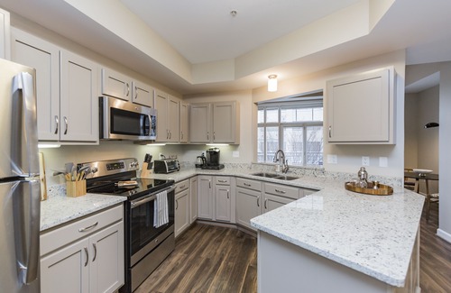 Hillsboro West End Apartment | Mint House Nashville - Hillsboro Village