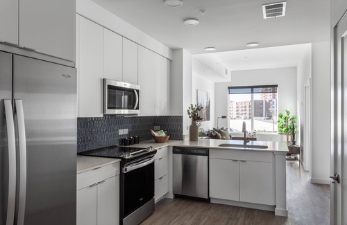 The Gulch Apartment | Mint House Nashville – The Gulch – Division St