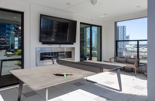 The Gulch Apartment | Mint House Nashville – The Gulch – Division St