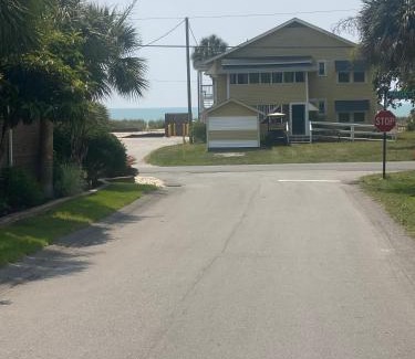 Crescent Beach Apartment | Mint Mermaid/walk 2 beach/pets ok/Golf Cart option