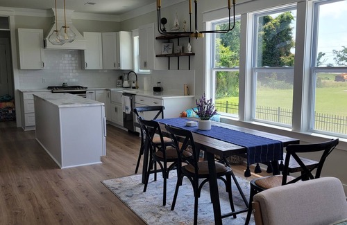 Gulfport Cottage | "MINT TO SEA" New Beach Cottage with porch views - 900 ft from the beach!