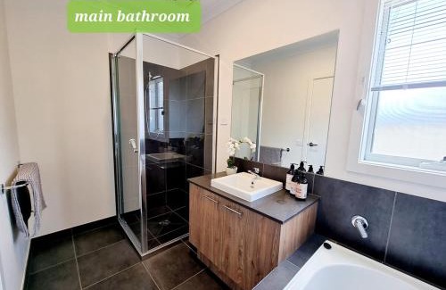 Berwick House | Minta Estate 4bedrooms Berwick home no sharing