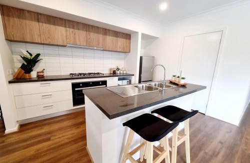 Berwick House | Minta Estate 4bedrooms Berwick home no sharing
