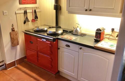 Hythe House | Minty Cottage
