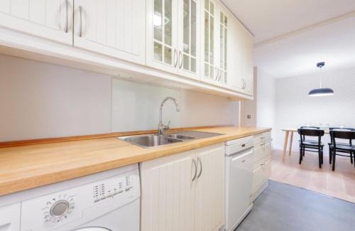 Pacifico Apartment | MintyStay - Abtao