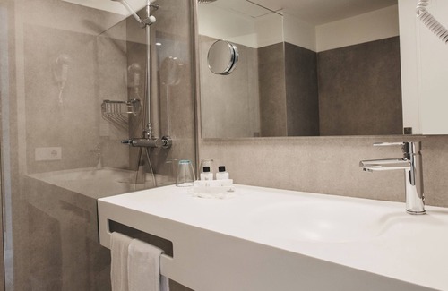 Serpentona Hotel | Minura Hotel Cala Galdana & Apartamentos