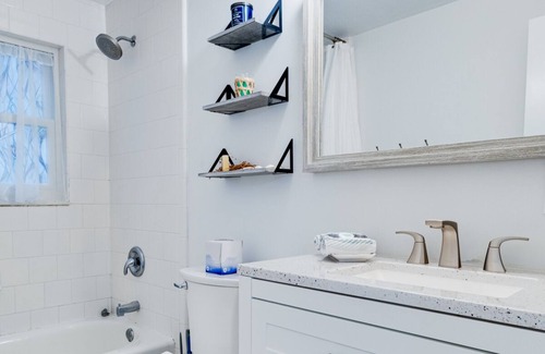 North Beach House | Minutes from Atlantic Beach/MAYO CLINIC/Hanna Park/Boat Ramp-Fully Remodeled!!!
