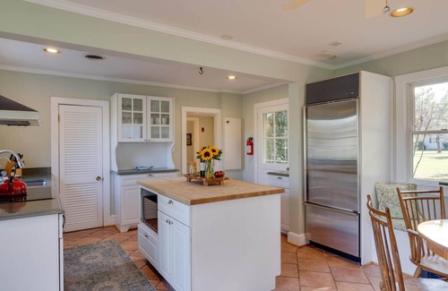 St. Michaels House | Minutes from Downtown St. Michael's | Game Room | Pool | Hot Tub | Pickle Ball C