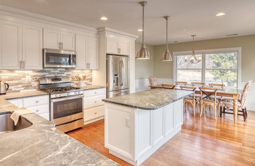 Oxford House | Minutes from Downtown Oxford and Easton | Pool | Private Dock | Kayaks