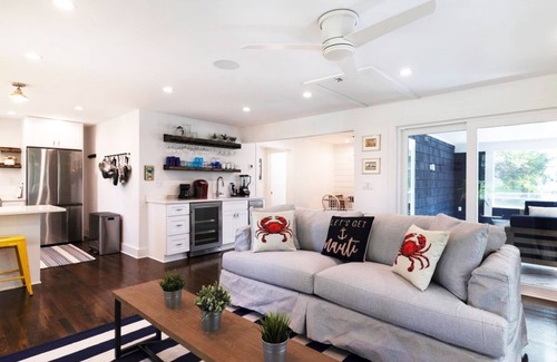 Neavitt House | Minutes from Downtown St. Michaels and Tilghman | Newly Renovated | Kayaks | Cha