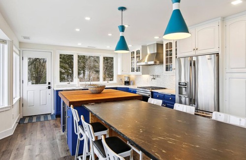 Bozman House | Minutes from Downtown St. Michaels | Pool | Kayaks | Private Dock | Newly Renova