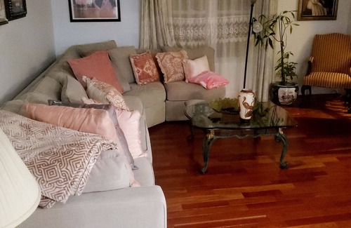 Fort Washington House | Minutes from National Harbor. Family-friendly home in a quiet neighborhood.
