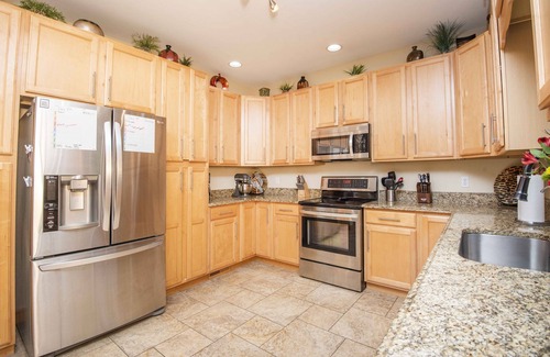 Sevierville Ski Chalet | Minutes from Parkway, huge yard, spacious 4/3, pets welcome