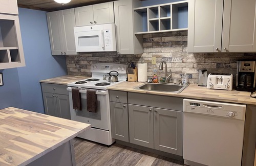 South Londonderry Ski Chalet | Minutes from Stratton Mountain for Less Money