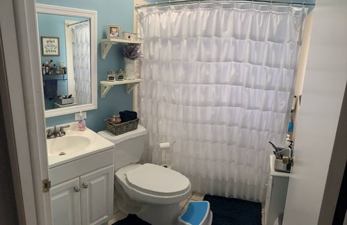 Central Naples House | Minutes from the beach, shopping and dining! Location, location, location!