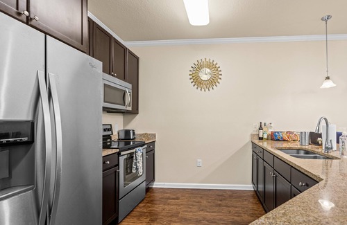 Deerwood Apartment | Minutes from Town Center & Mayo Clinic w/2 Huge pools & gym