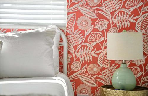 Whitney Beach House | Minutes to Anna Maria - Canal Hangout Onsite Apartment
