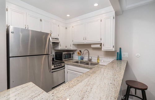 Santa Ana Heights Apartment | Minutes to Balboa Beach and Lido Marina Village