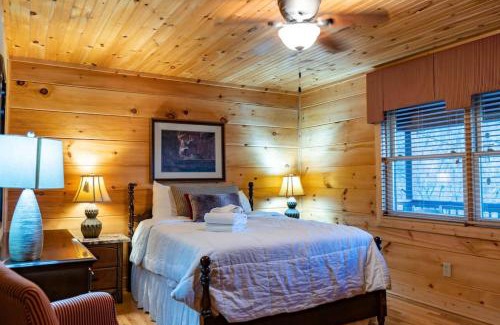 Boone House | Minutes to Boone, Blowing Rock, HotTub, Firepit