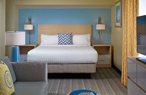 Gunter Afs Hotel | Minutes to Civil Rights Memorial! Full Kitchen! FREE Parking, Pets Allowed, Pool
