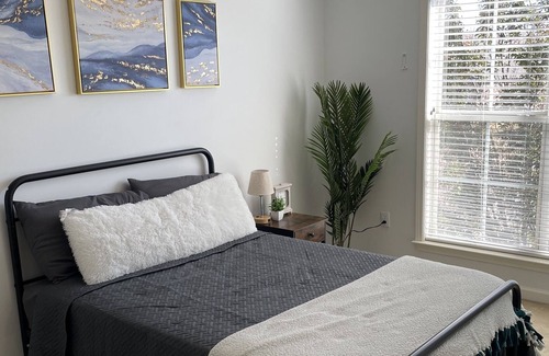 Marion House | Minutes to Downtown Memphis and Southland Casino!!