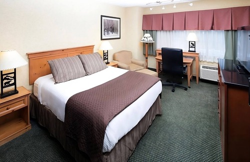 Kalispell Hotel | Minutes to Mission Trail Park! Indoor Swimming Pool, Free Parking, Pets Allowed!