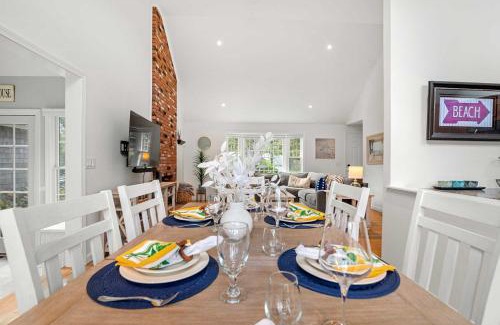 South Harwich House | Minutes to Red River Beach Dog Friendly