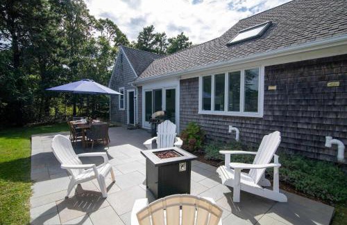 South Harwich House | Minutes to Red River Beach Dog Friendly