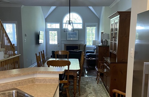 Thornbury House | Minutes to slopes and downtown Thornbury. Pet Friendly family home with game rm.