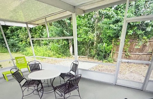 High Springs House | Minutes to Springs! High Springs Home- Sleeps 6