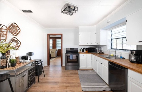 High Springs House | Minutes to Springs! High springs Home Sleeps 6