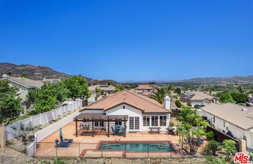 Murrieta House | Minutes to Temecula Wineries, 4Bed/Pool/Spa/Views! Refreshed Spanish Hacienda