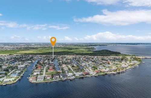 Caloosahatchee House | Minutes to the River!, Dock and Pool - Villa Gold Coast - Roelens Vacations