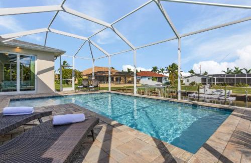 Caloosahatchee House | Minutes to the River!, Dock and Pool - Villa Gold Coast - Roelens Vacations