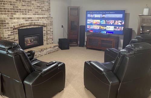 Rosemount House | Minutes to Viking Stadium & MOA! Beautiful QuietPrivate Suite With Hot Tub!