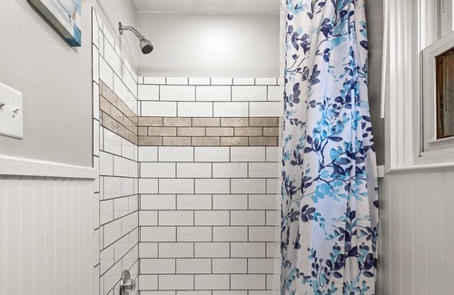 Norwood House | Minutes to Xavier & Downtown! Nestled in Norwood